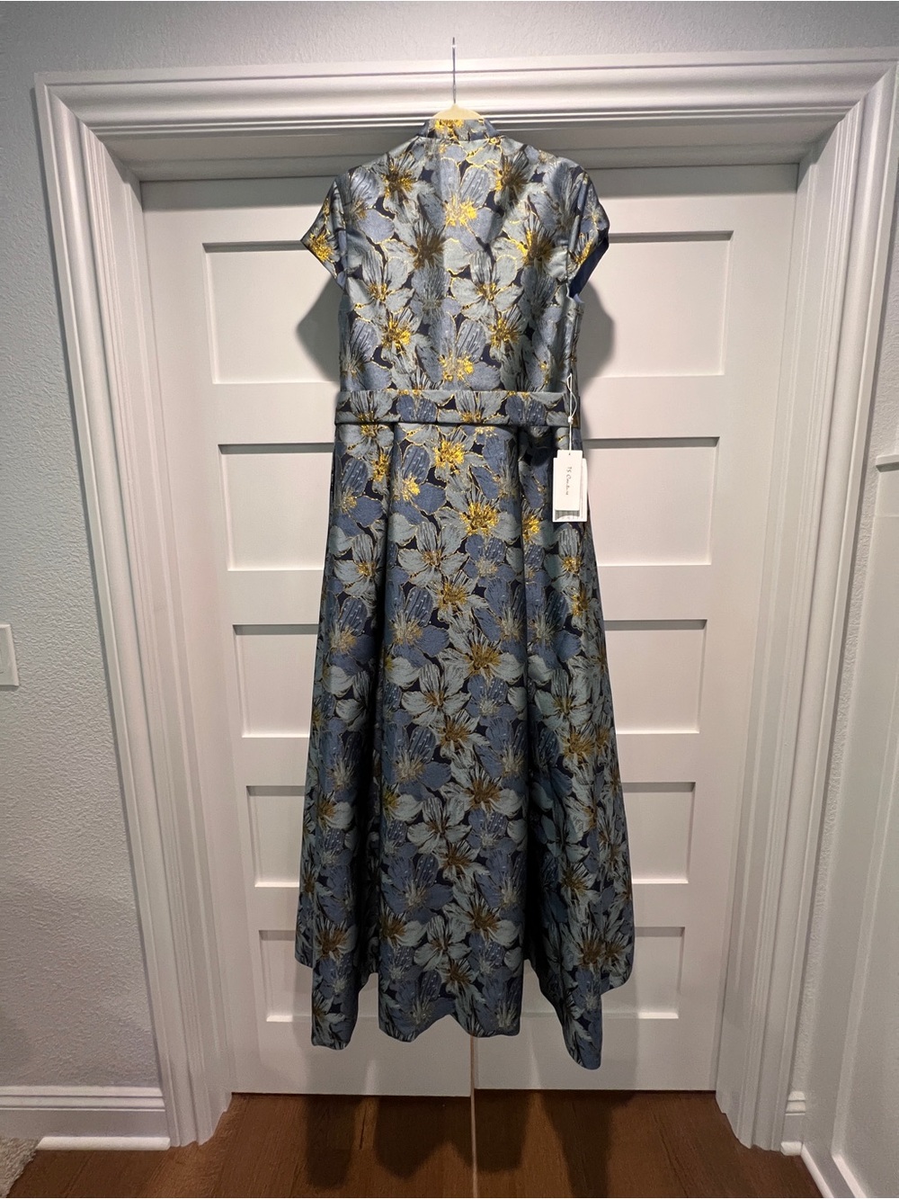 Blue Floral Short-Sleeve Maxi Dress with V-Neck and Pockets - Picture 3 of 9